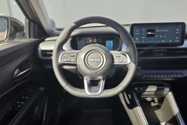 Jeep Avenger (2022) thumbnail 2