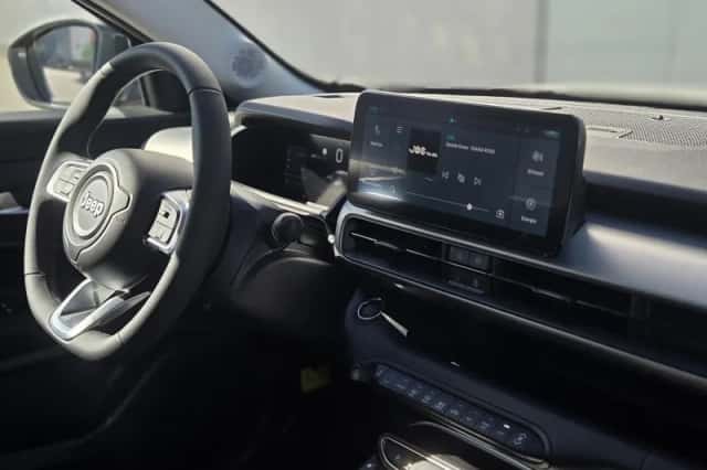 Jeep Avenger (2022) thumbnail 4