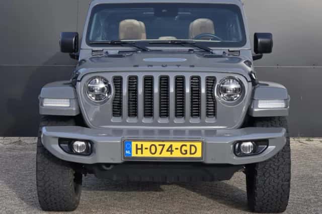 Jeep Wrangler (2019) thumbnail 3