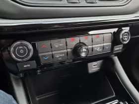 Jeep Compass (2017) thumbnail 24