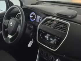Suzuki S-Cross (2013) thumbnail 2