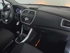 Suzuki S-Cross (2013) thumbnail 13