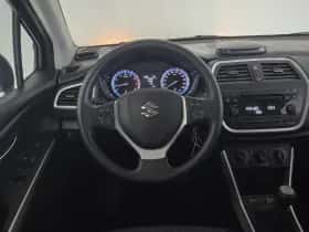 Suzuki S-Cross (2013) thumbnail 4