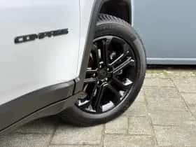 Jeep Compass (2017) thumbnail 11