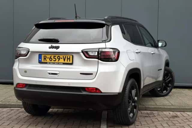 Jeep Compass (2017) thumbnail 3