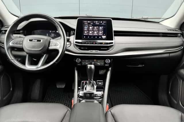 Jeep Compass (2017) thumbnail 4