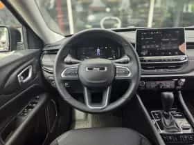 Jeep Compass (2017) thumbnail 2