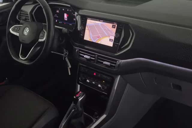 Volkswagen T-Cross (2019) thumbnail 2