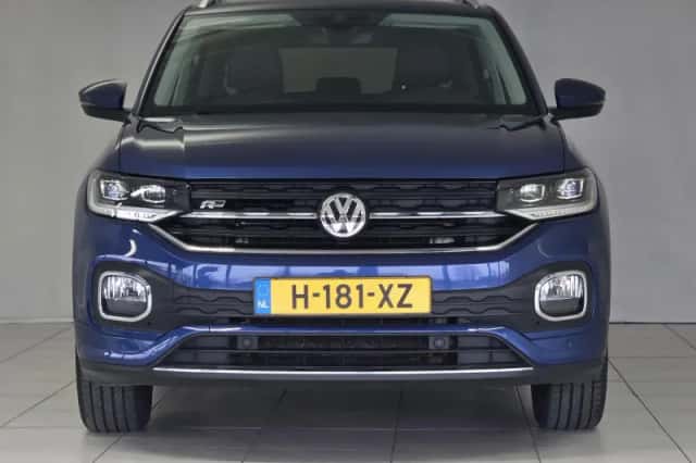 Volkswagen T-Cross (2019) thumbnail 3