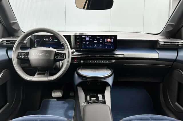 Lancia Ypsilon (2024) thumbnail 4