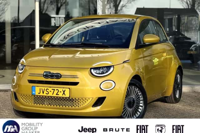 Fiat 500 (2015) thumbnail 1