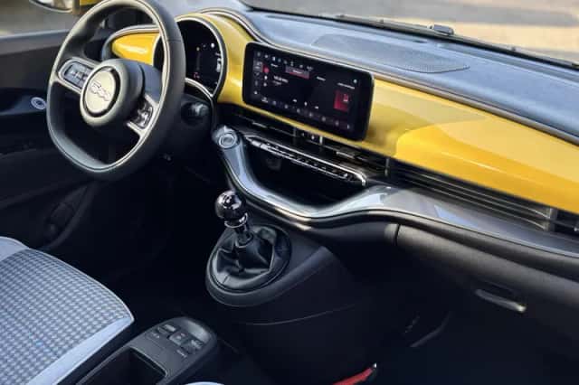 Fiat 500 (2015) thumbnail 2