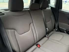 Jeep Renegade (2014) thumbnail 16