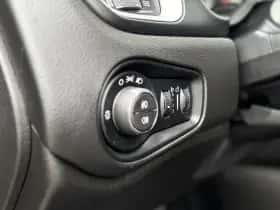 Jeep Renegade (2014) thumbnail 19