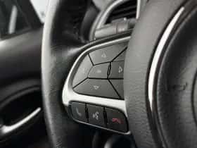 Jeep Renegade (2014) thumbnail 20