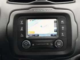 Jeep Renegade (2014) thumbnail 23