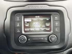 Jeep Renegade (2014) thumbnail 24