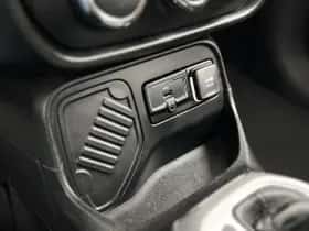 Jeep Renegade (2014) thumbnail 27