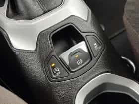 Jeep Renegade (2014) thumbnail 29