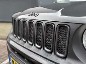 Jeep Renegade (2014) thumbnail 9
