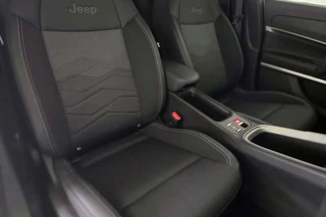 Jeep Avenger (2022) thumbnail 6