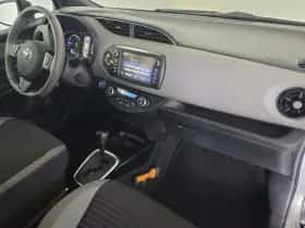 Toyota Yaris (2017) thumbnail 13