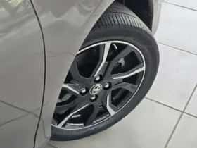Toyota Yaris (2017) thumbnail 16