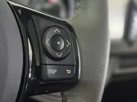 Toyota Yaris (2017) thumbnail 19