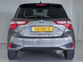 Toyota Yaris (2017) thumbnail 9