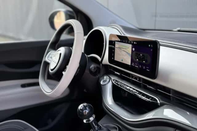 Fiat 500 (2015) thumbnail 2