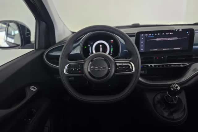 Fiat 500 (2015) thumbnail 2
