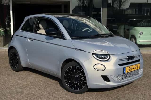 Fiat 500 (2015) thumbnail 5