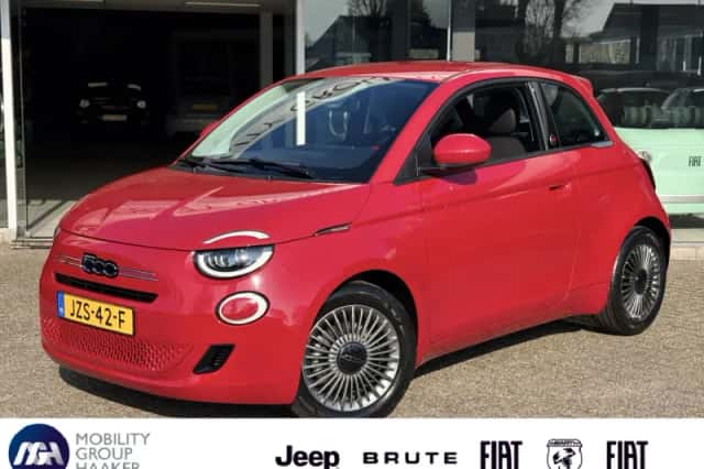 Fiat 500 (2015) thumbnail 1