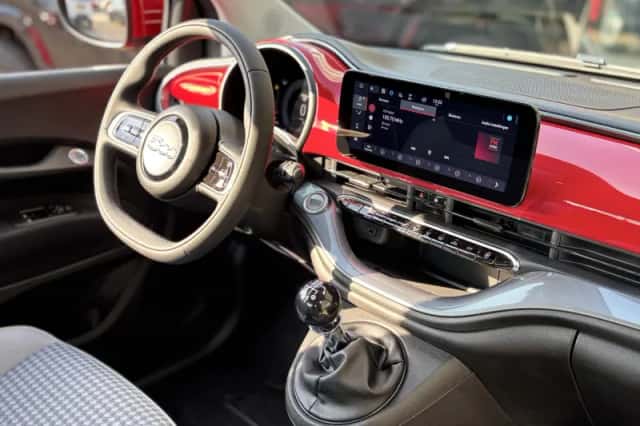 Fiat 500 (2015) thumbnail 2