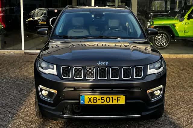 Jeep Compass (2017) thumbnail 3