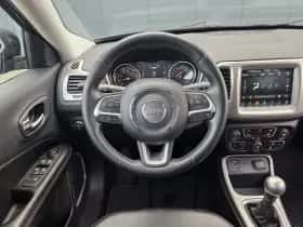 Jeep Compass (2017) thumbnail 2