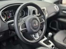 Jeep Compass (2017) thumbnail 12