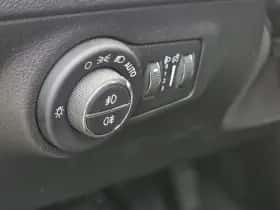 Jeep Compass (2017) thumbnail 25