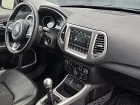 Jeep Compass (2017) thumbnail 4