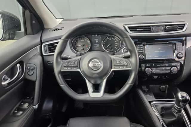 Nissan Qashqai (2017) thumbnail 2