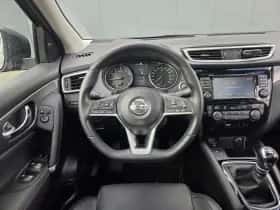 Nissan Qashqai (2017) thumbnail 2