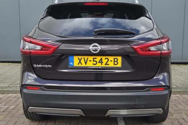 Nissan Qashqai (2017) thumbnail 3