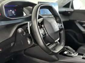 Peugeot 2008 (2019) thumbnail 11