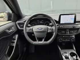 Ford Focus (2018) thumbnail 2