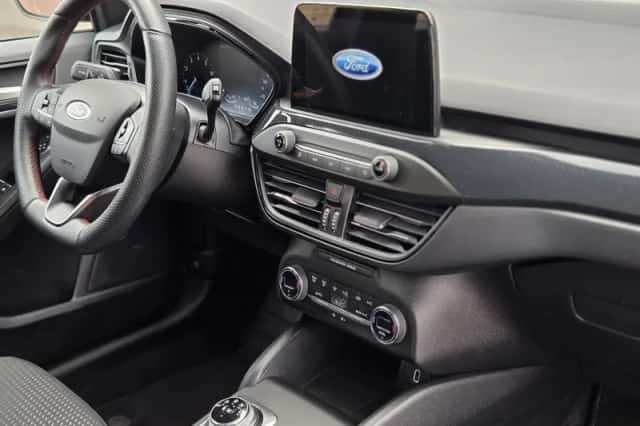 Ford Focus (2018) thumbnail 4