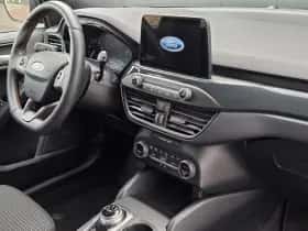 Ford Focus (2018) thumbnail 4