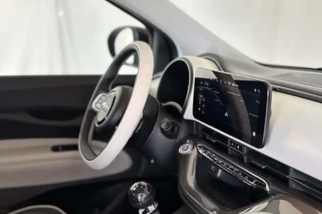 Fiat 500 (2015) thumbnail 2