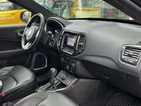 Jeep Compass (2017) thumbnail 2