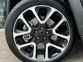 Jeep Compass (2017) thumbnail 33