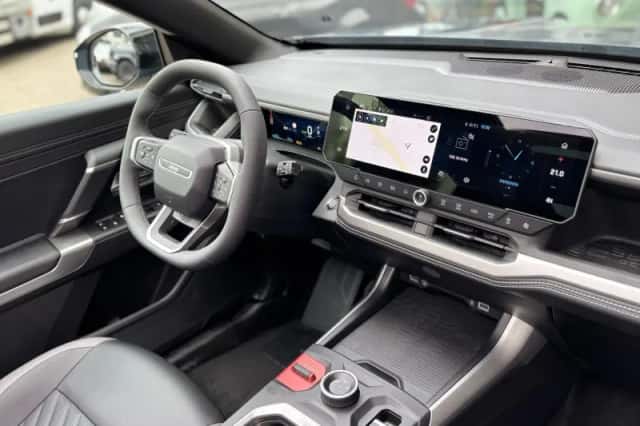 Jeep Compass (2025) thumbnail 2